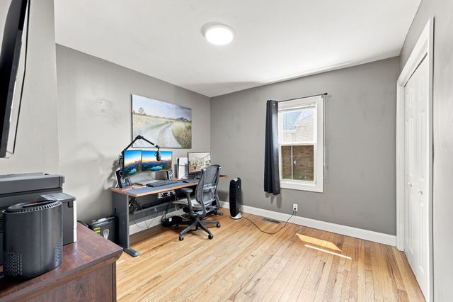 37 Kensington St, Agawam, MA 01030