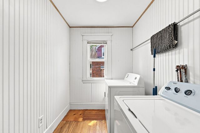 37 Kensington St, Agawam, MA 01030