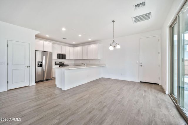 1965 W HIDE Trail, Phoenix, AZ 85085