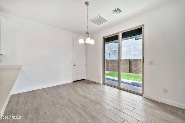 1965 W HIDE Trail, Phoenix, AZ 85085