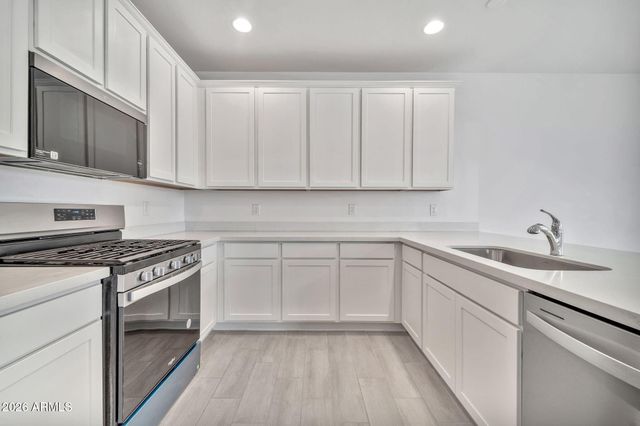 1965 W HIDE Trail, Phoenix, AZ 85085