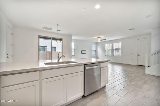 1965 W HIDE Trail, Phoenix, AZ 85085