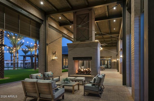 1965 W HIDE Trail, Phoenix, AZ 85085