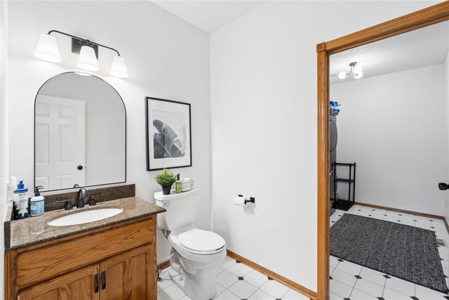 3011 Rhett Circle, Des Moines, IA 50321