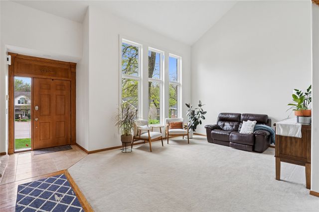3011 Rhett Circle, Des Moines, IA 50321