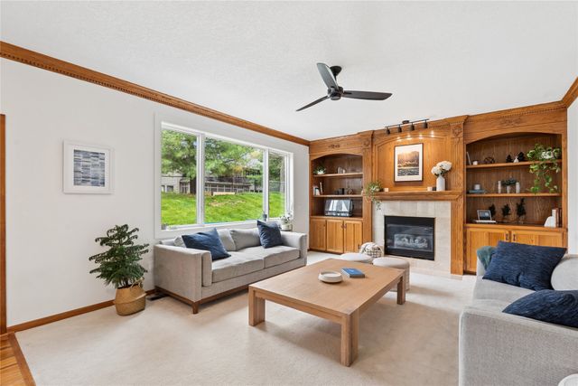 3011 Rhett Circle, Des Moines, IA 50321