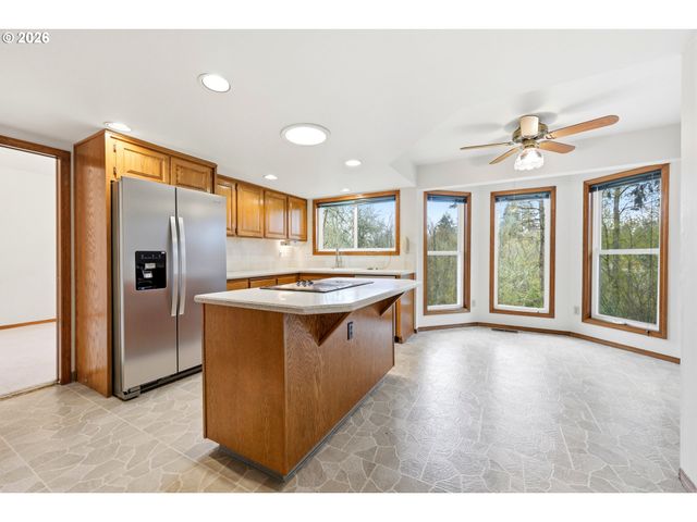 1326 Se LINDEN Ct, Gresham, OR 97080