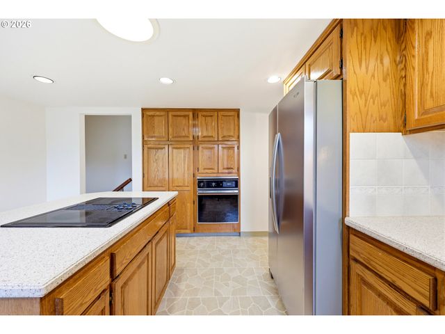 1326 Se LINDEN Ct, Gresham, OR 97080