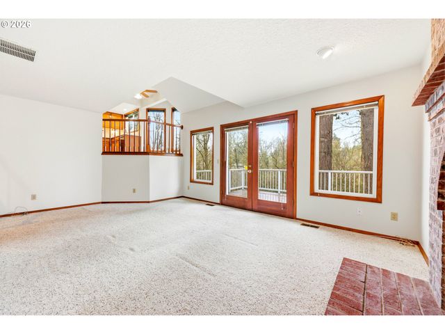 1326 Se LINDEN Ct, Gresham, OR 97080