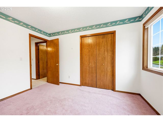 1326 Se LINDEN Ct, Gresham, OR 97080