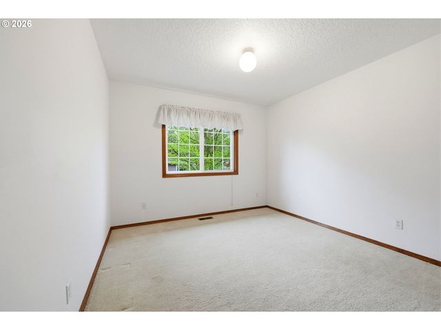 1326 Se LINDEN Ct, Gresham, OR 97080