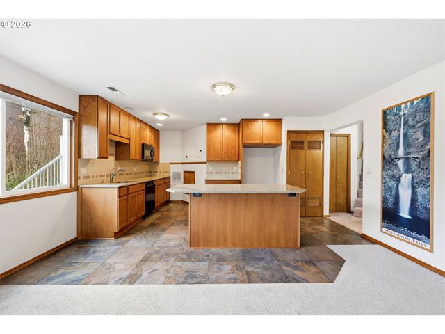 1326 Se LINDEN Ct, Gresham, OR 97080