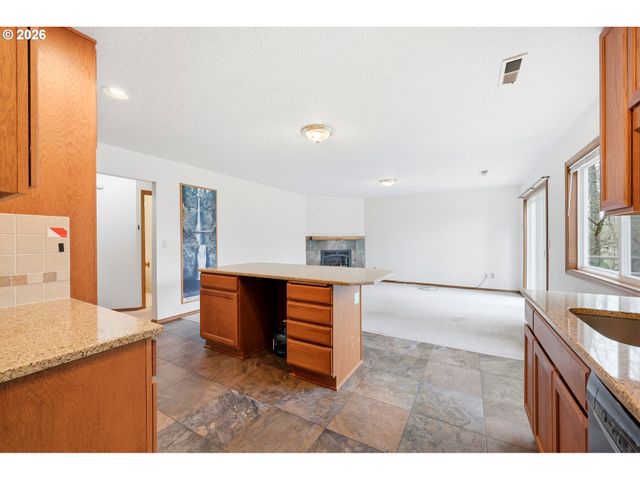 1326 Se LINDEN Ct, Gresham, OR 97080