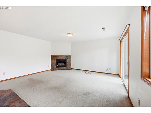 1326 Se LINDEN Ct, Gresham, OR 97080