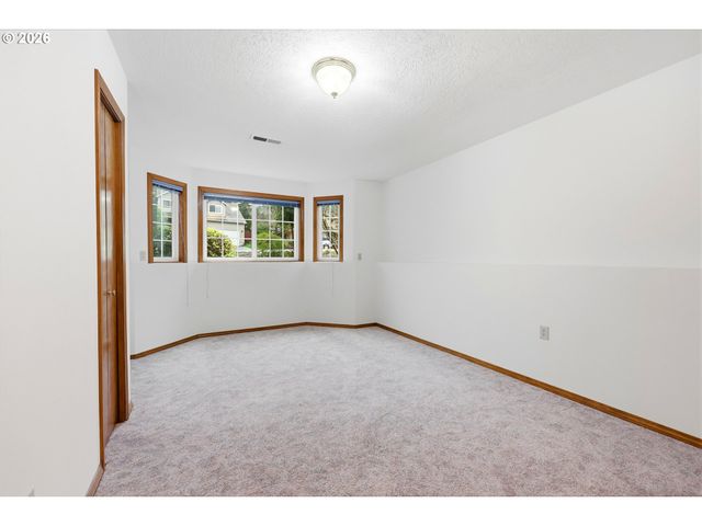 1326 Se LINDEN Ct, Gresham, OR 97080