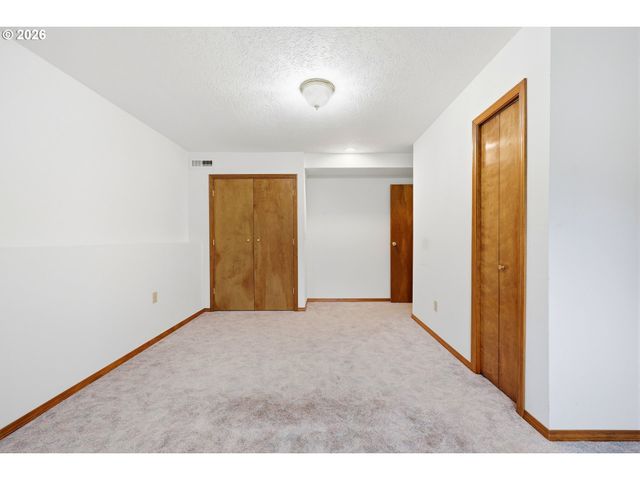 1326 Se LINDEN Ct, Gresham, OR 97080