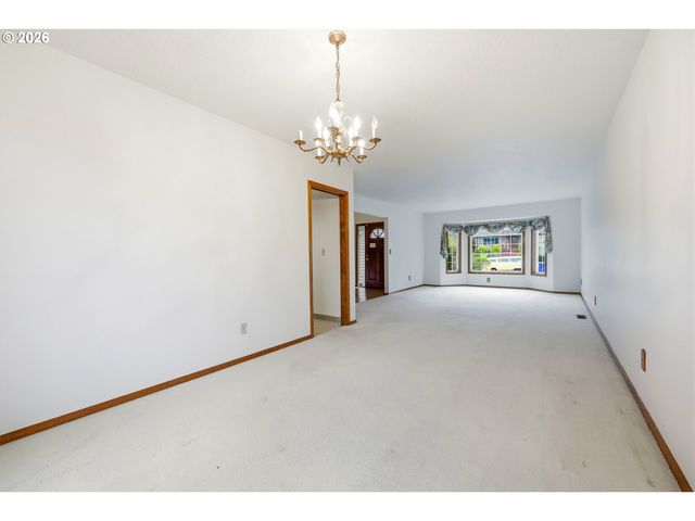 1326 Se LINDEN Ct, Gresham, OR 97080