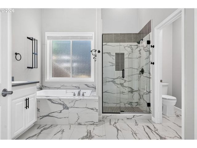 2235 CRESTVIEW Dr, West Linn, OR 97068