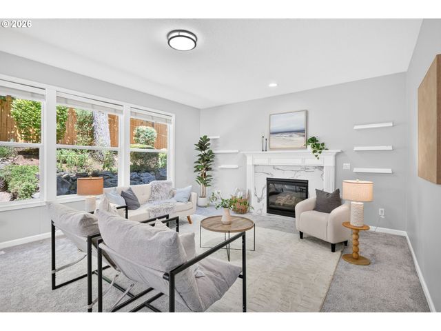 2235 CRESTVIEW Dr, West Linn, OR 97068
