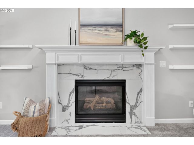 2235 CRESTVIEW Dr, West Linn, OR 97068