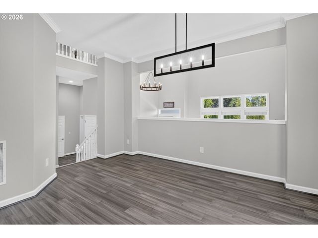 2235 CRESTVIEW Dr, West Linn, OR 97068