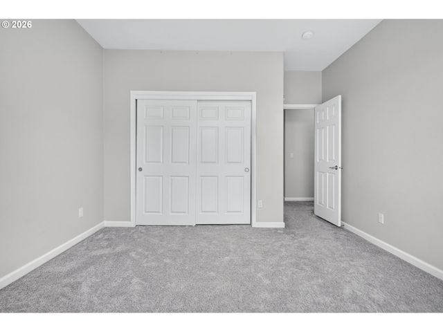 2235 CRESTVIEW Dr, West Linn, OR 97068