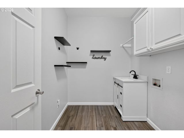 2235 CRESTVIEW Dr, West Linn, OR 97068