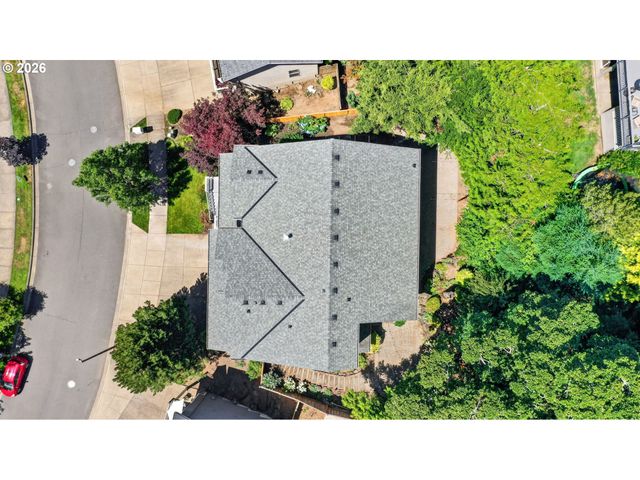 2235 CRESTVIEW Dr, West Linn, OR 97068