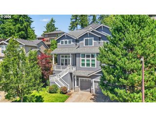 2235 CRESTVIEW Dr, West Linn, OR 97068