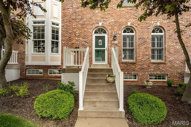 2518 S Larksong Drive, Wildwood, MO 63040