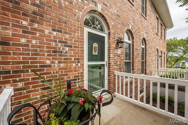 2518 S Larksong Drive, Wildwood, MO 63040