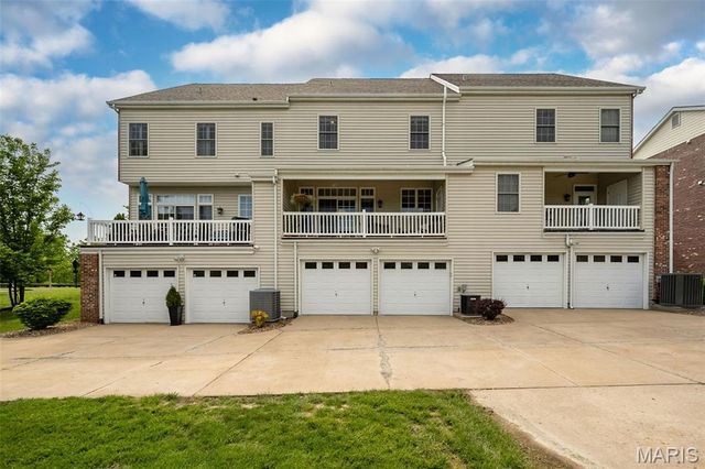 2518 S Larksong Drive, Wildwood, MO 63040