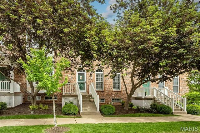 2518 S Larksong Drive, Wildwood, MO 63040