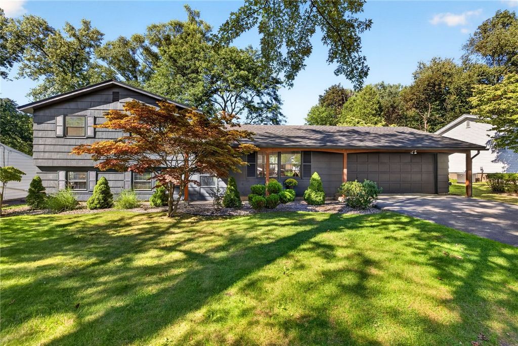 362 Hillview Drive, Irondequoit, NY 14622