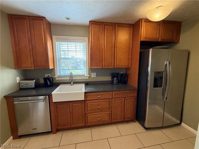 1924 Powell Avenue, Cleveland Heights, OH 44118