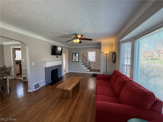 1924 Powell Avenue, Cleveland Heights, OH 44118