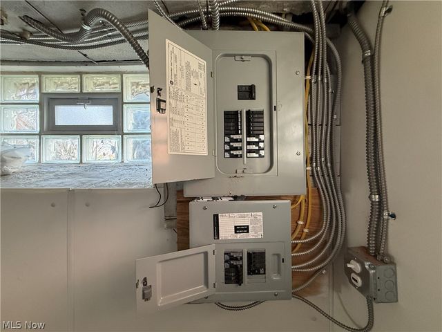 1924 Powell Avenue, Cleveland Heights, OH 44118