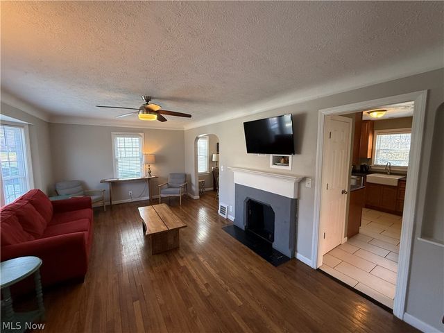 1924 Powell Avenue, Cleveland Heights, OH 44118