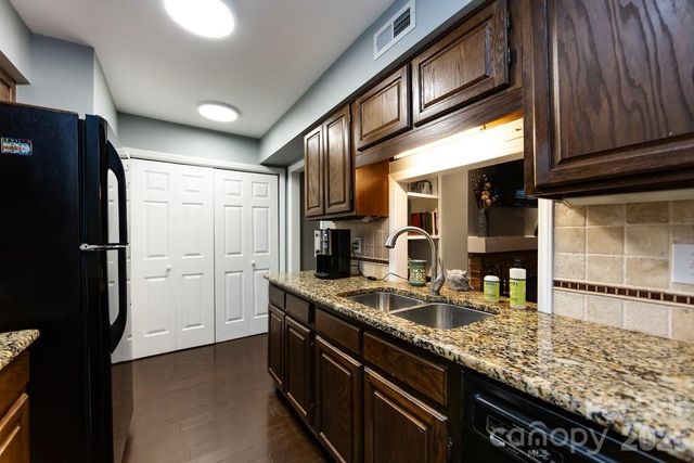 3929 Colony Crossing Drive, Charlotte, NC 28226