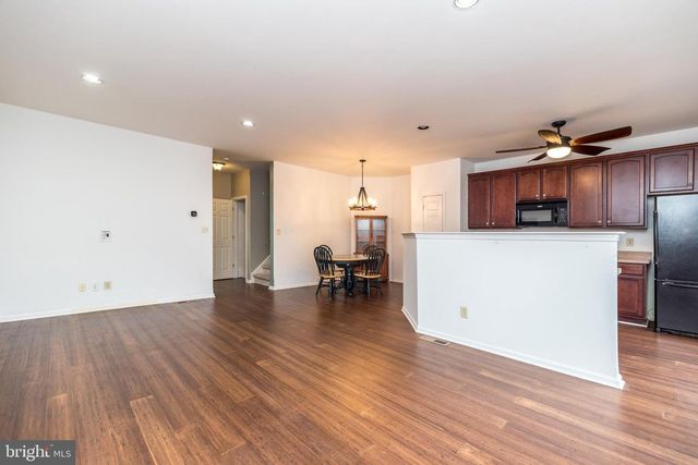 1042 ROSEMONT TER, Pennsburg, PA 18073