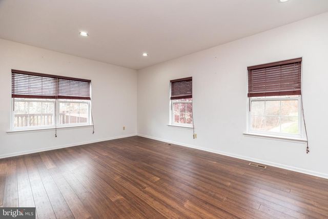 1042 ROSEMONT TER, Pennsburg, PA 18073