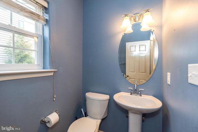 1042 ROSEMONT TER, Pennsburg, PA 18073