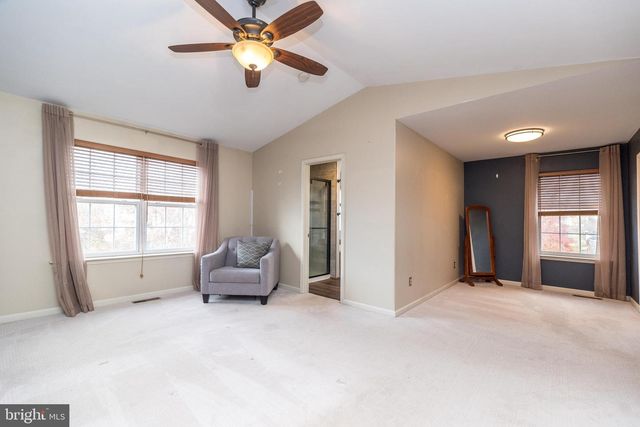 1042 ROSEMONT TER, Pennsburg, PA 18073