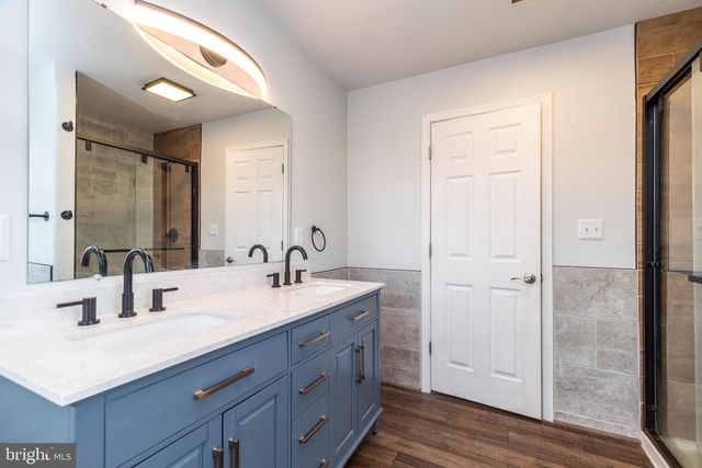 1042 ROSEMONT TER, Pennsburg, PA 18073