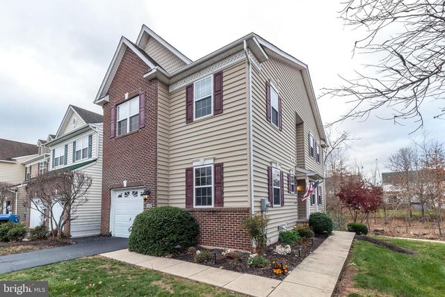 1042 ROSEMONT TER, Pennsburg, PA 18073