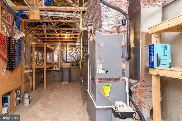 1042 ROSEMONT TER, Pennsburg, PA 18073