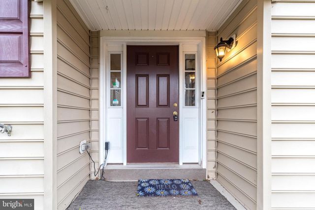 1042 ROSEMONT TER, Pennsburg, PA 18073