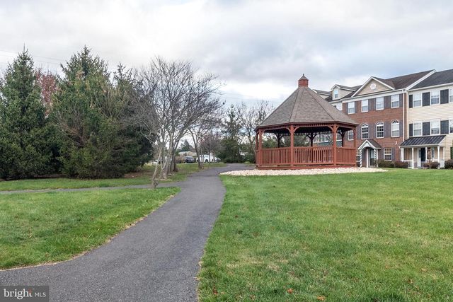 1042 ROSEMONT TER, Pennsburg, PA 18073