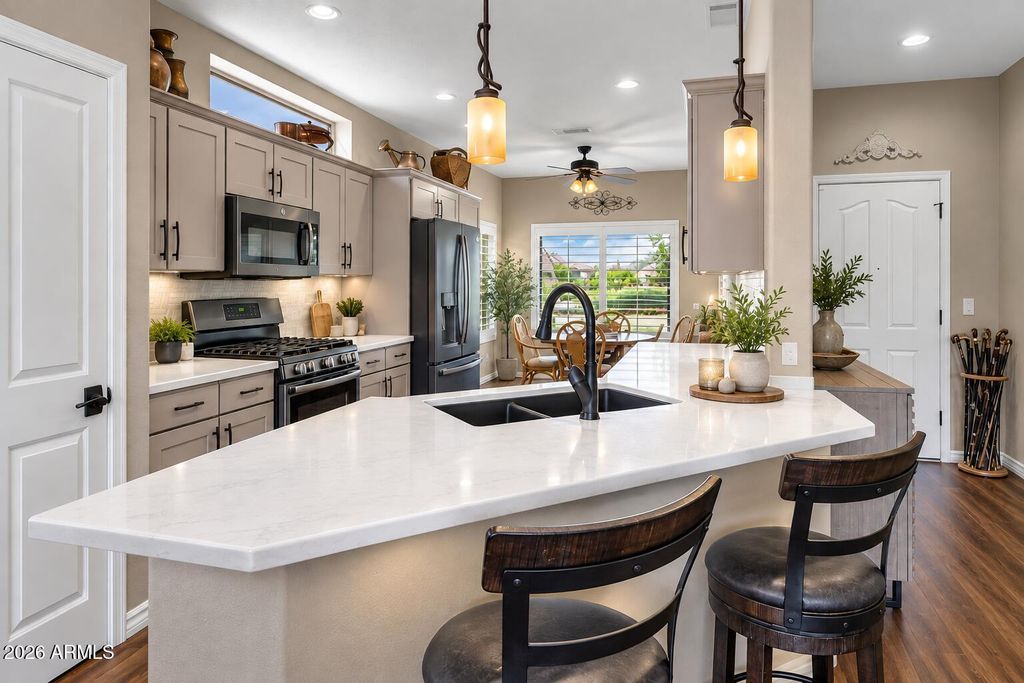 18401 N VILLA BELLA Drive, Surprise, AZ 85374 — photo 2
