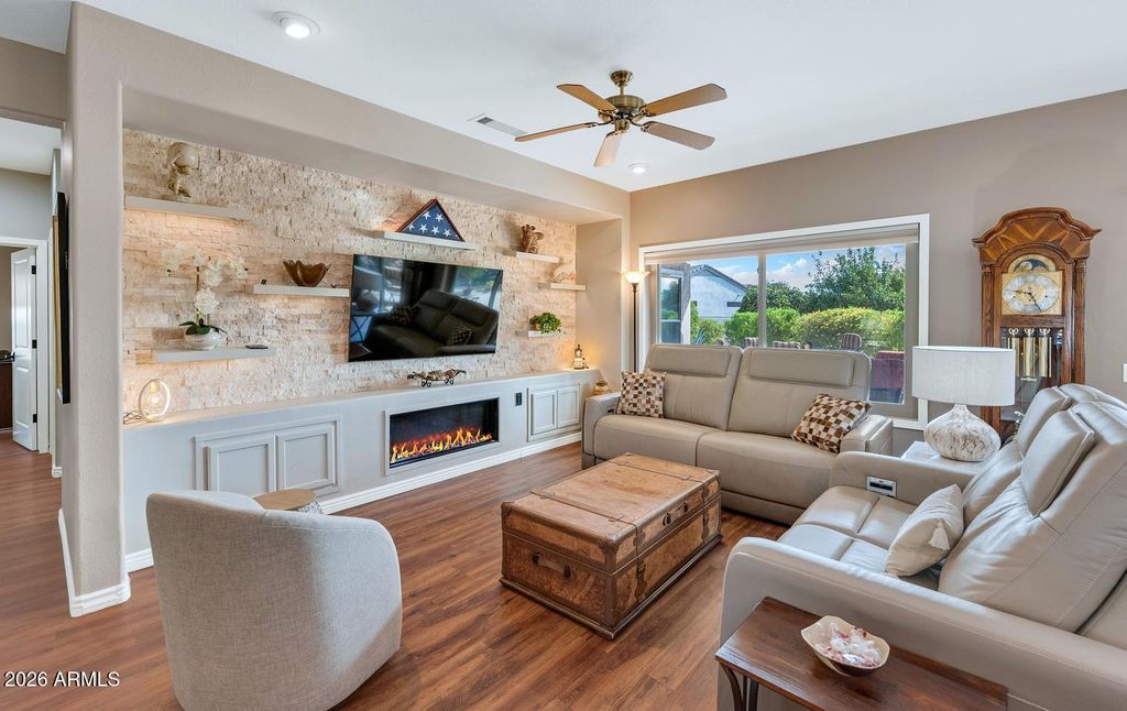 18401 N VILLA BELLA Drive, Surprise, AZ 85374 — photo 3